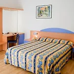 Riviera Hotel