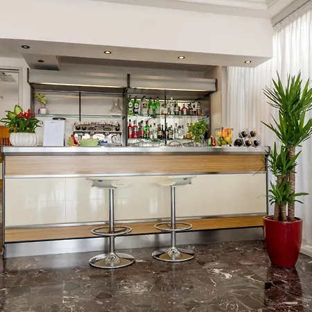 Otel Riviera 3*