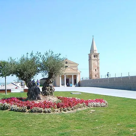 Riviera Hotel