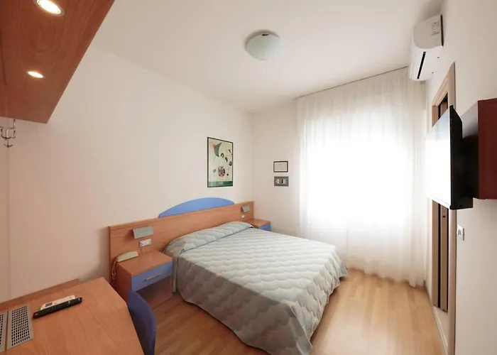 Riviera Szálloda 3*
